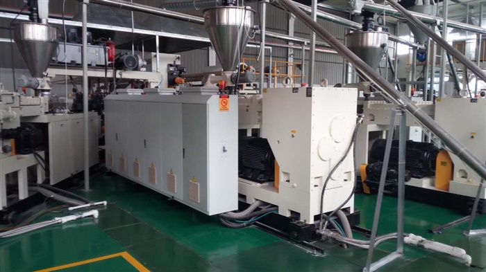 B3三極可斷開(kāi)10A不可拆線漏電保護(hù)插頭