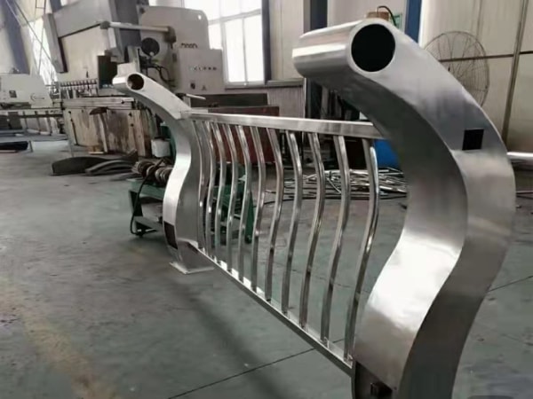 B3三極可斷開(kāi)16A不可拆線漏電保護(hù)插頭